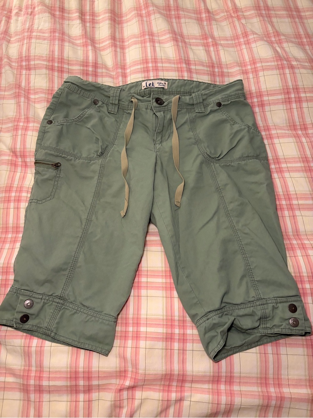 Vintage Y2K L.E.I Ashley Trouble Low Rise Capri Pants